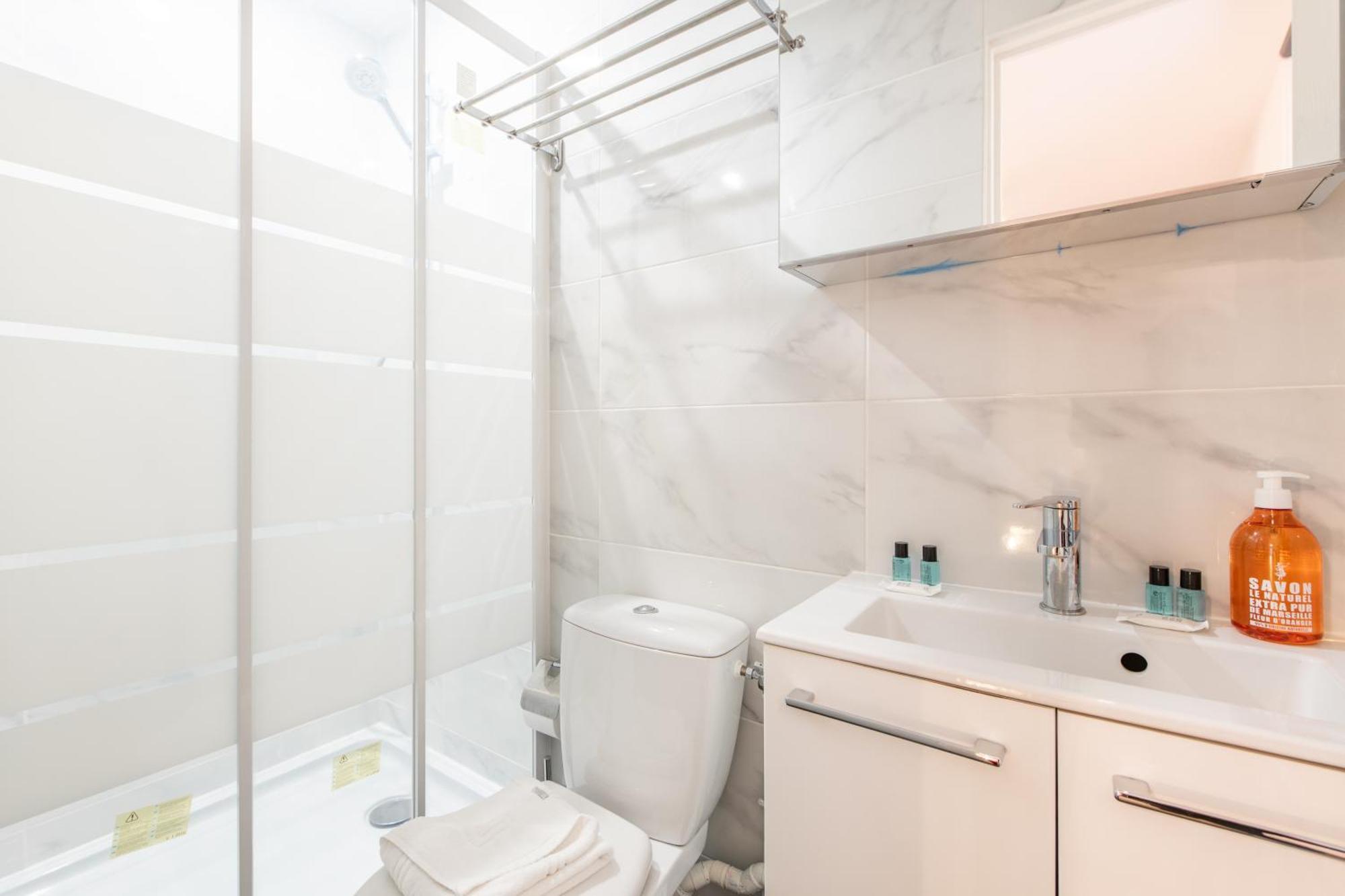 Spacious And Bright 2-Bedroom Large Apartment Very Close To Paris - Near Metro Boulogne-Billancourt Exteriör bild