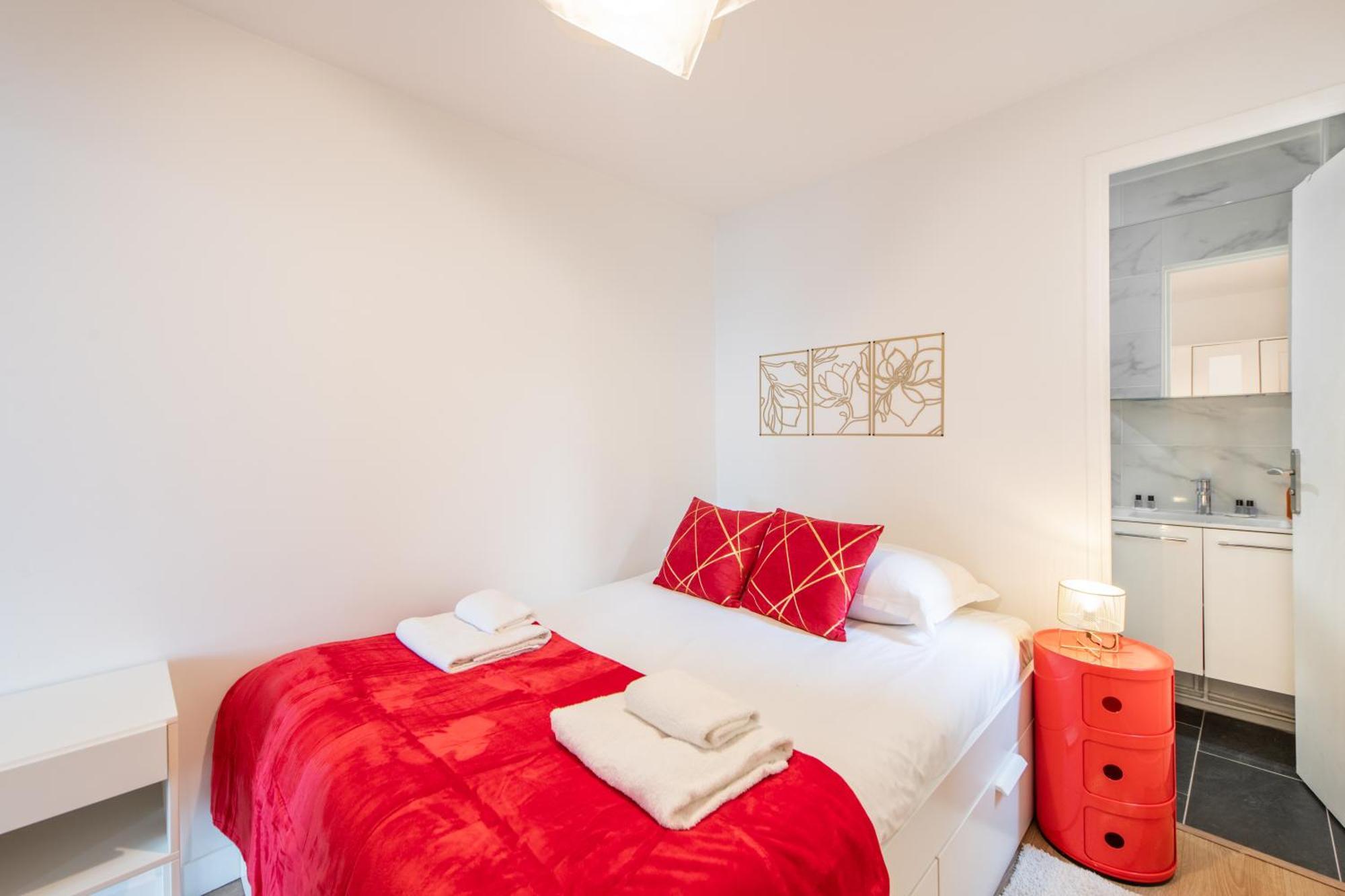 Spacious And Bright 2-Bedroom Large Apartment Very Close To Paris - Near Metro Boulogne-Billancourt Exteriör bild