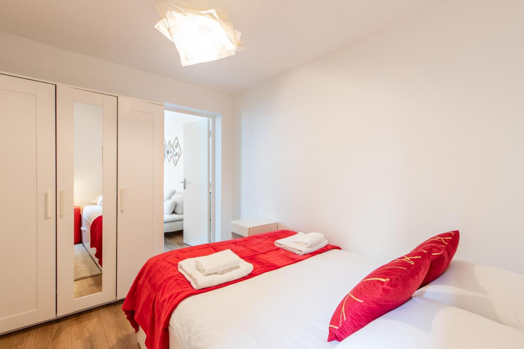 Spacious And Bright 2-Bedroom Large Apartment Very Close To Paris - Near Metro Boulogne-Billancourt Exteriör bild